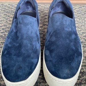 Super comfy blue suede Vince shoes